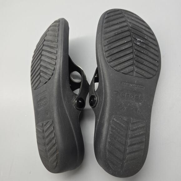 Crocs Sanrah Hammered Circle Slide Sandal Women's Size 6 Black/Silver - Picture 10 of 12